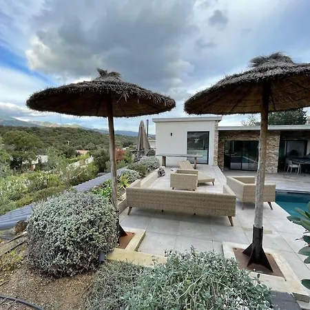Вилла Superbe Avec Piscine Chauffee Et Boulodrome Порто-Веккьо